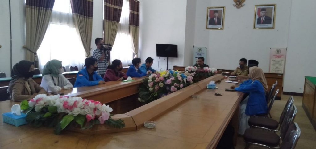 Audiensi-mahasiswa-dengan-ketua-DPRD-lampung-tengah
